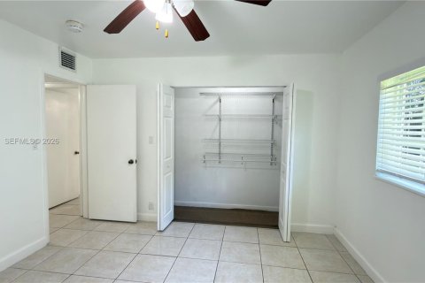 Copropriété à louer à Pembroke Pines, Floride: 2 chambres, 83.61 m2 № 2091381 - photo 19