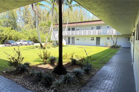 Copropriété à louer à Pembroke Pines, Floride: 2 chambres, 83.61 m2 № 2091381 - photo 29