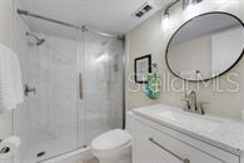 Condo in Saint Petersburg, Florida, 2 bedrooms № 2108150 - photo 13
