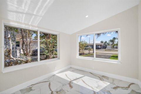 House in Pompano Beach, Florida 3 bedrooms, 136.94 sq.m. № 2032370 - photo 3