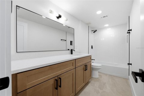 Townhouse in Tampa, Florida 2 bedrooms, 86.21 sq.m. № 2231529 - photo 4
