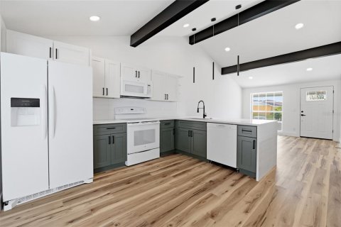 Townhouse in Tampa, Florida 2 bedrooms, 86.21 sq.m. № 2231529 - photo 3