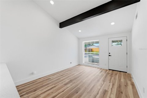 Townhouse in Tampa, Florida 2 bedrooms, 86.21 sq.m. № 2231529 - photo 11