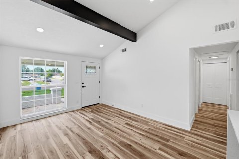 Townhouse in Tampa, Florida 2 bedrooms, 86.21 sq.m. № 2231529 - photo 10