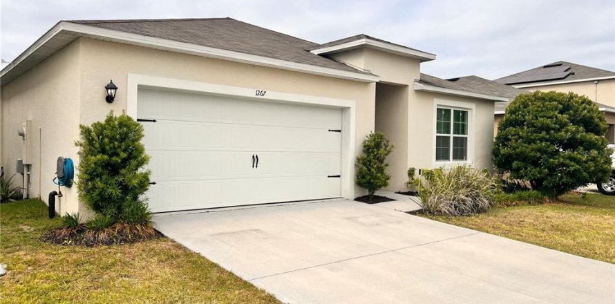 Villa ou maison à Davenport, Floride 4 chambres, 171.96 m2 № 2117600