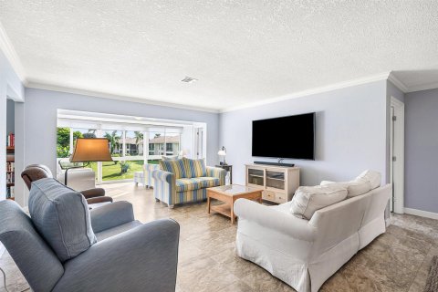 Condo in Boynton Beach, Florida, 3 bedrooms № 2081629 - photo 13