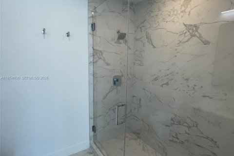 Condominio en alquiler en Sunny Isles Beach, Florida, 2 dormitorios, 155.61 m2 № 2008390 - foto 24