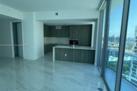 Condominio en alquiler en Sunny Isles Beach, Florida, 2 dormitorios, 155.61 m2 № 2008390 - foto 9