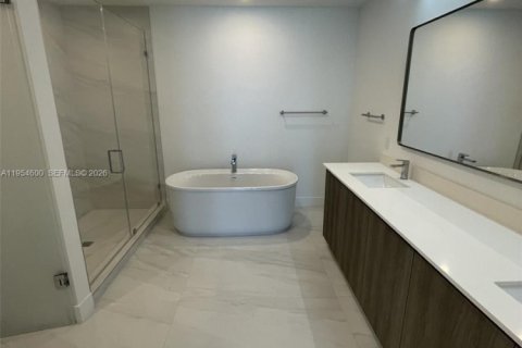 Condominio en alquiler en Sunny Isles Beach, Florida, 2 dormitorios, 155.61 m2 № 2008390 - foto 11