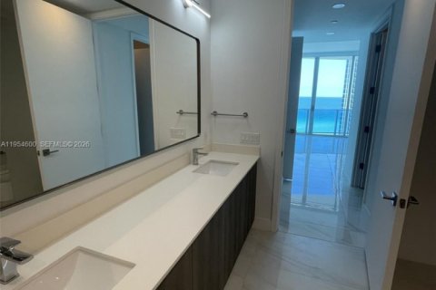 Condominio en alquiler en Sunny Isles Beach, Florida, 2 dormitorios, 155.61 m2 № 2008390 - foto 14