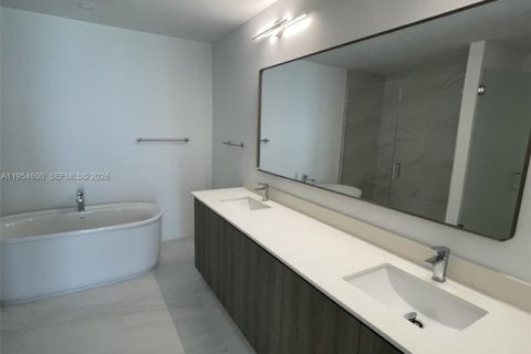 Condominio en alquiler en Sunny Isles Beach, Florida, 2 dormitorios, 155.61 m2 № 2008390 - foto 12
