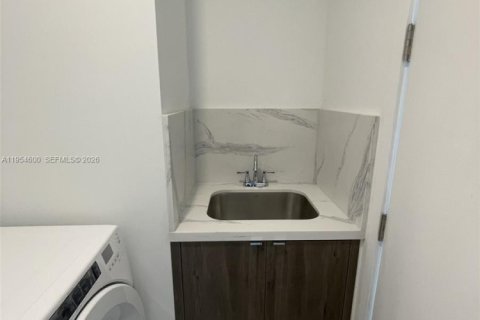 Condominio en alquiler en Sunny Isles Beach, Florida, 2 dormitorios, 155.61 m2 № 2008390 - foto 20