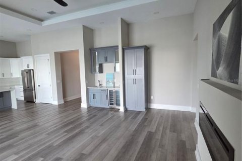 Купить виллу или дом в Аполло-Бич, Флорида 8 комнат, 250.65м2, № 1843167 - фото 11