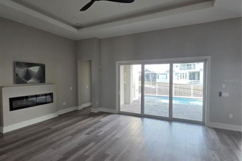 Купить виллу или дом в Аполло-Бич, Флорида 8 комнат, 250.65м2, № 1843167 - фото 7