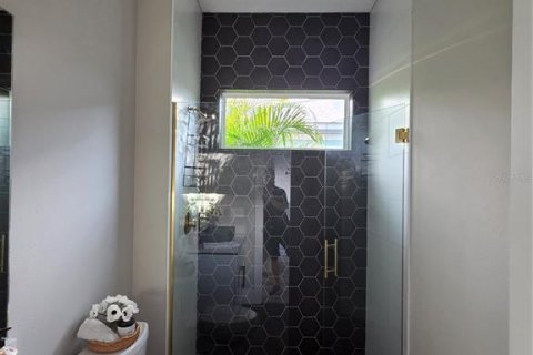 Купить виллу или дом в Аполло-Бич, Флорида 8 комнат, 250.65м2, № 1843167 - фото 23