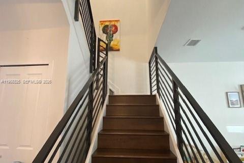 Снять в аренду таунхаус в Майами, Флорида 3 спальни, 164.99м2, № 2051643 - фото 7