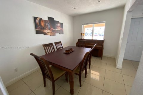 Купить коммерческую недвижимость в Хайалиа, Флорида № 1981733 - фото 11