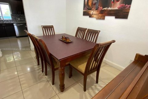 Купить коммерческую недвижимость в Хайалиа, Флорида № 1981733 - фото 10