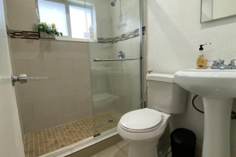 Купить коммерческую недвижимость в Хайалиа, Флорида № 1981733 - фото 30