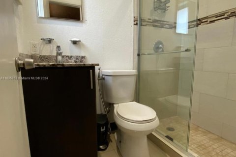 Купить коммерческую недвижимость в Хайалиа, Флорида № 1981733 - фото 27