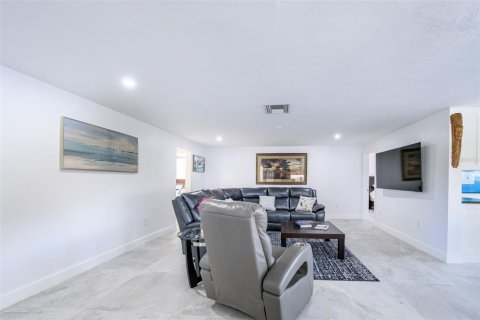 Villa ou maison à louer à Punta Gorda, Floride: 3 chambres, 176.14 m2 № 2127352 - photo 6