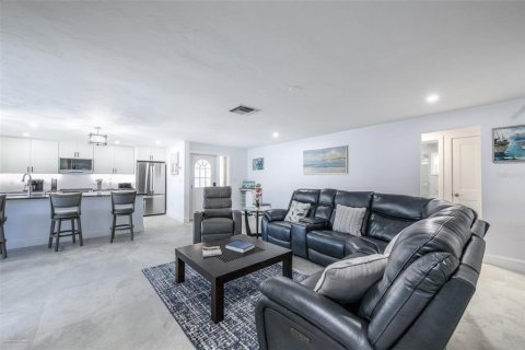 Villa ou maison à louer à Punta Gorda, Floride: 3 chambres, 176.14 m2 № 2127352 - photo 8
