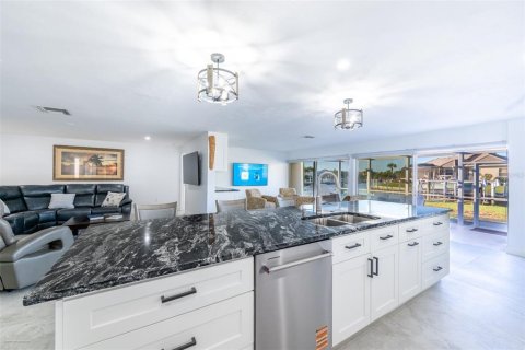 Villa ou maison à louer à Punta Gorda, Floride: 3 chambres, 176.14 m2 № 2127352 - photo 26