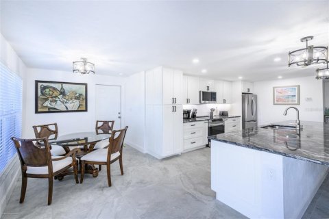 Villa ou maison à louer à Punta Gorda, Floride: 3 chambres, 176.14 m2 № 2127352 - photo 19