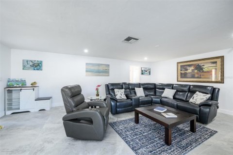 Villa ou maison à louer à Punta Gorda, Floride: 3 chambres, 176.14 m2 № 2127352 - photo 7