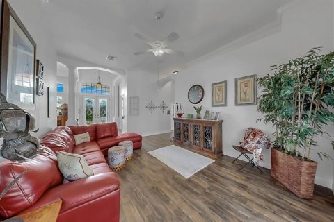 House in Apollo Beach, Florida 5 bedrooms, 337.98 sq.m. № 1915059 - photo 20