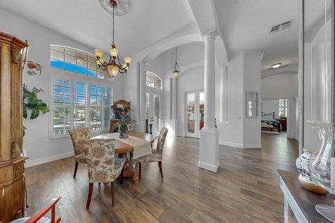 House in Apollo Beach, Florida 5 bedrooms, 337.98 sq.m. № 1915059 - photo 13