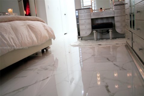 Casa en venta en Cape Coral, Florida, 4 dormitorios, 215.72 m2 № 2001803 - foto 20