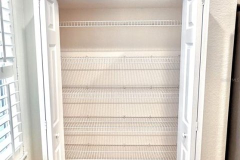 Купить кондоминиум в Норт-Порт, Флорида 7 комнат, 108.51м2, № 1839017 - фото 9