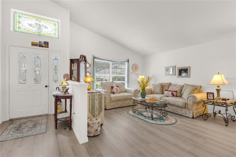 House in Leesburg, Florida 2 bedrooms, 171.22 sq.m. № 1914193 - photo 8