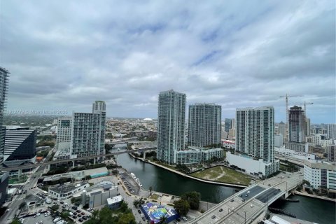 Condo in Miami, Florida, 1 bedroom  № 2015645 - photo 2