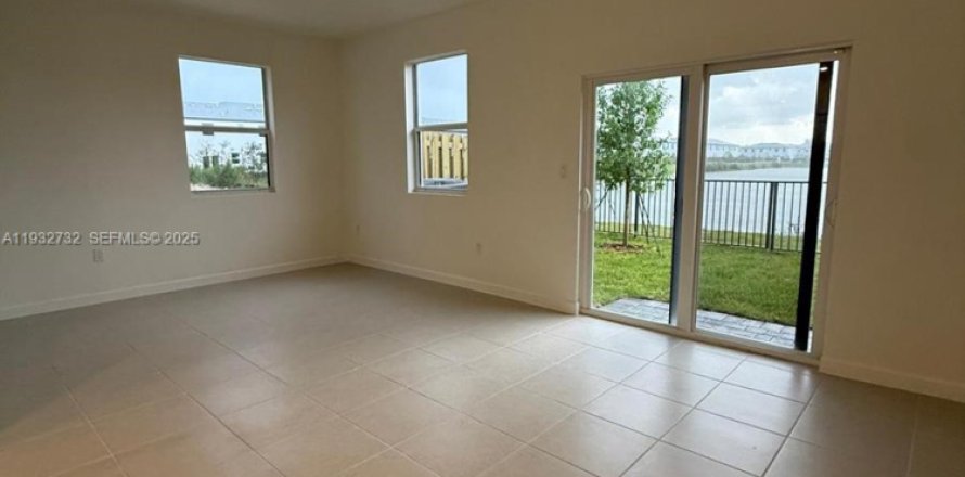 Таунхаус в Хомстед, Флорида 3 спальни № 1991599