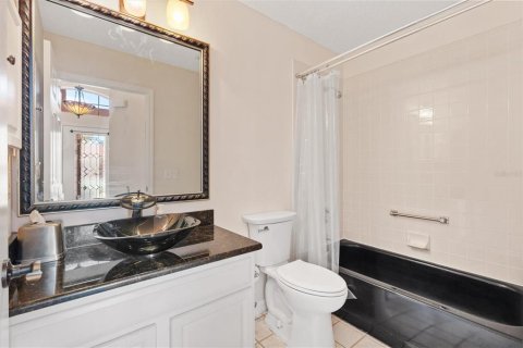 House in Lady Lake, Florida 2 bedrooms, 120.96 sq.m. № 2120161 - photo 9