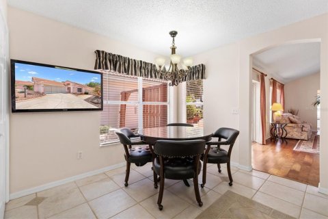 House in Lady Lake, Florida 2 bedrooms, 120.96 sq.m. № 2120161 - photo 17