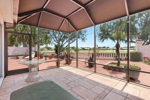 House in Lady Lake, Florida 2 bedrooms, 120.96 sq.m. № 2120161 - photo 26