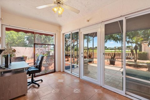House in Lady Lake, Florida 2 bedrooms, 120.96 sq.m. № 2120161 - photo 23