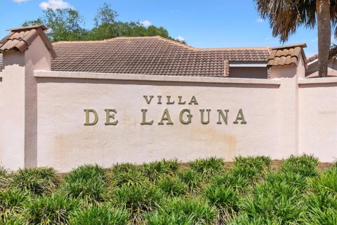 House in Lady Lake, Florida 2 bedrooms, 120.96 sq.m. № 2120161 - photo 4