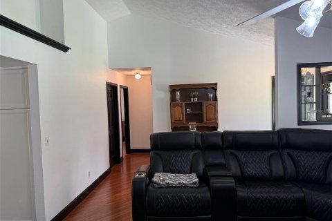 House in Ocala, Florida 3 bedrooms, 154.5 sq.m. № 2393811 - photo 10