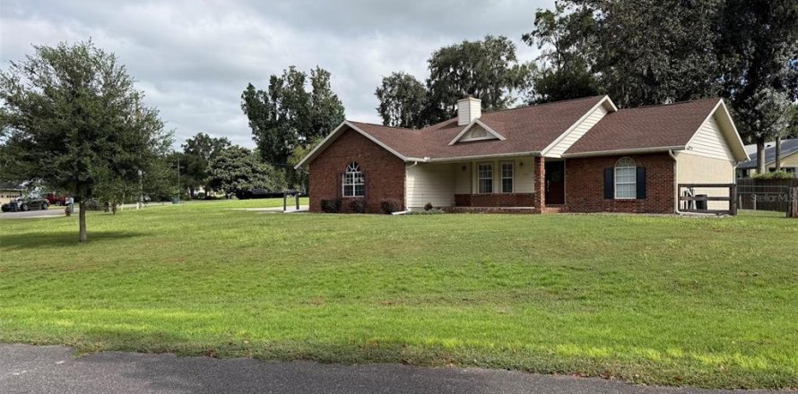 House in Ocala, Florida 3 bedrooms, 154.5 sq.m. № 2393811