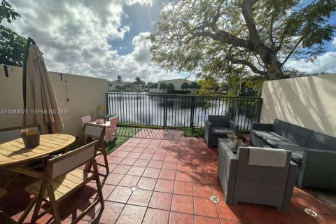 Купить кондоминиум в Майами, Флорида 3 спальни, 156.08м2, № 2050722 - фото 3