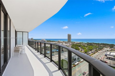 Condo in Miami Beach, Florida, 2 bedrooms  № 2065191 - photo 24
