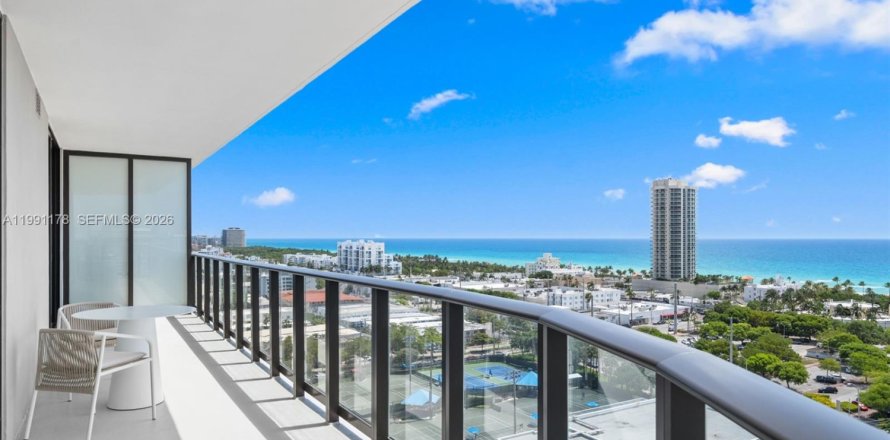 Condo in Miami Beach, Florida, 2 bedrooms  № 2065191