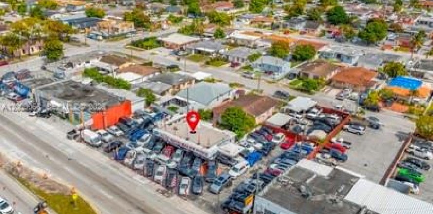 Immobilier commercial à Hialeah, Floride № 2089867