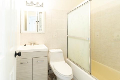 Casa en venta en Tampa, Florida, 4 dormitorios, 142.14 m2 № 2294825 - foto 7
