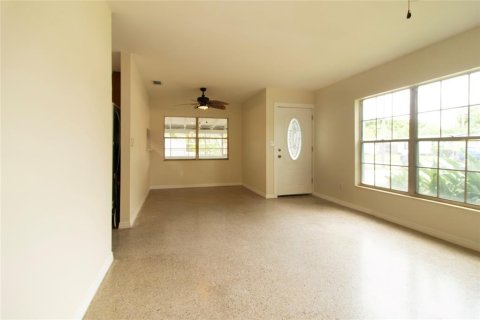 Casa en venta en Tampa, Florida, 4 dormitorios, 142.14 m2 № 2294825 - foto 3