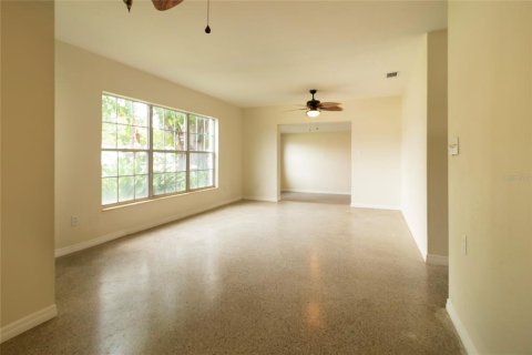 Casa en venta en Tampa, Florida, 4 dormitorios, 142.14 m2 № 2294825 - foto 4
